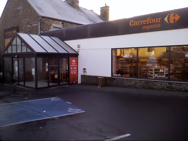 Carrefour Express, 3 Rue d'Antrain, 50240 St James