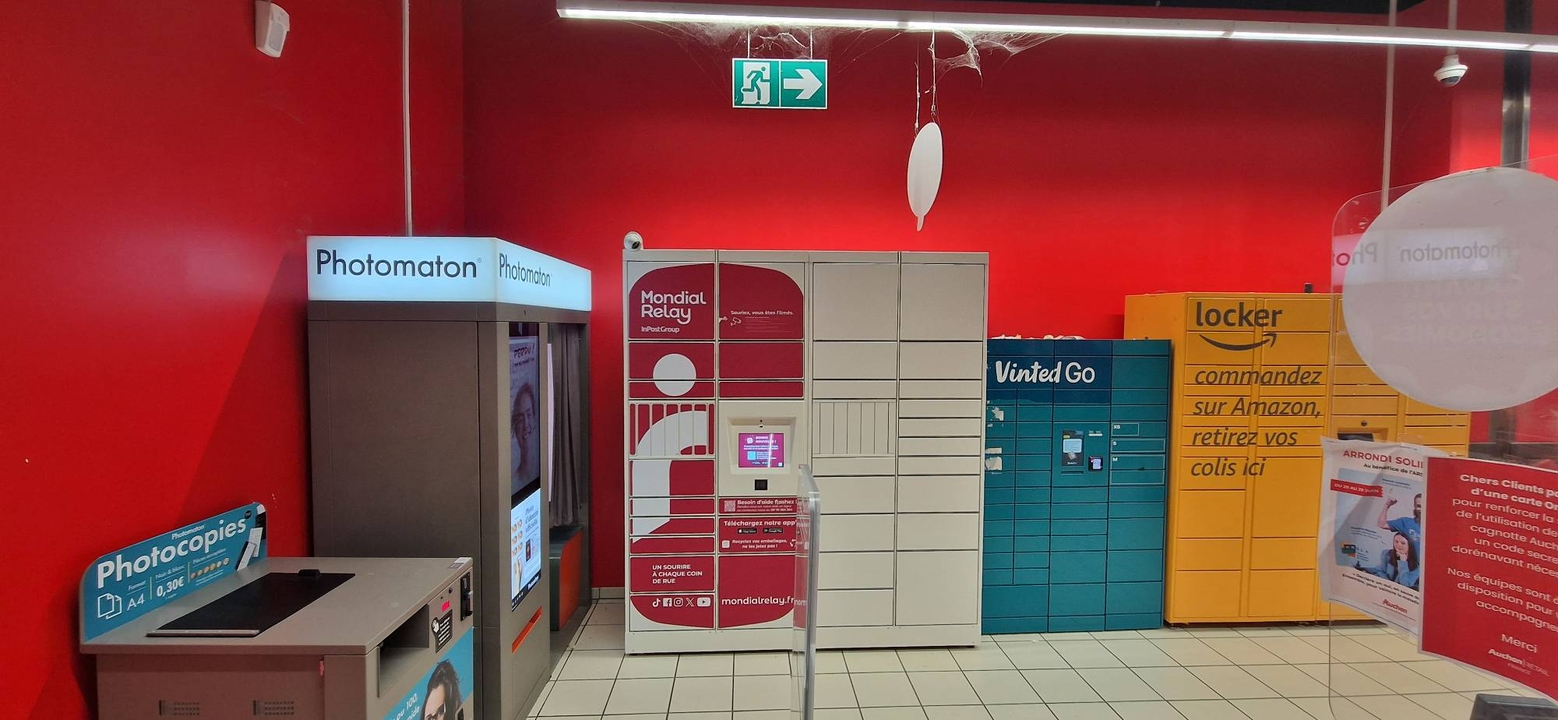 Locker Auchan, 1 1 Rue Gaston Bachelard, 69120 Vaulx-en-Velin