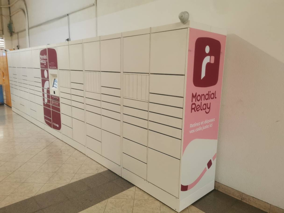 Locker CC Cora Borny 57000 Metz, 10 92 Q Boulevard Solidarité, 57070 Metz