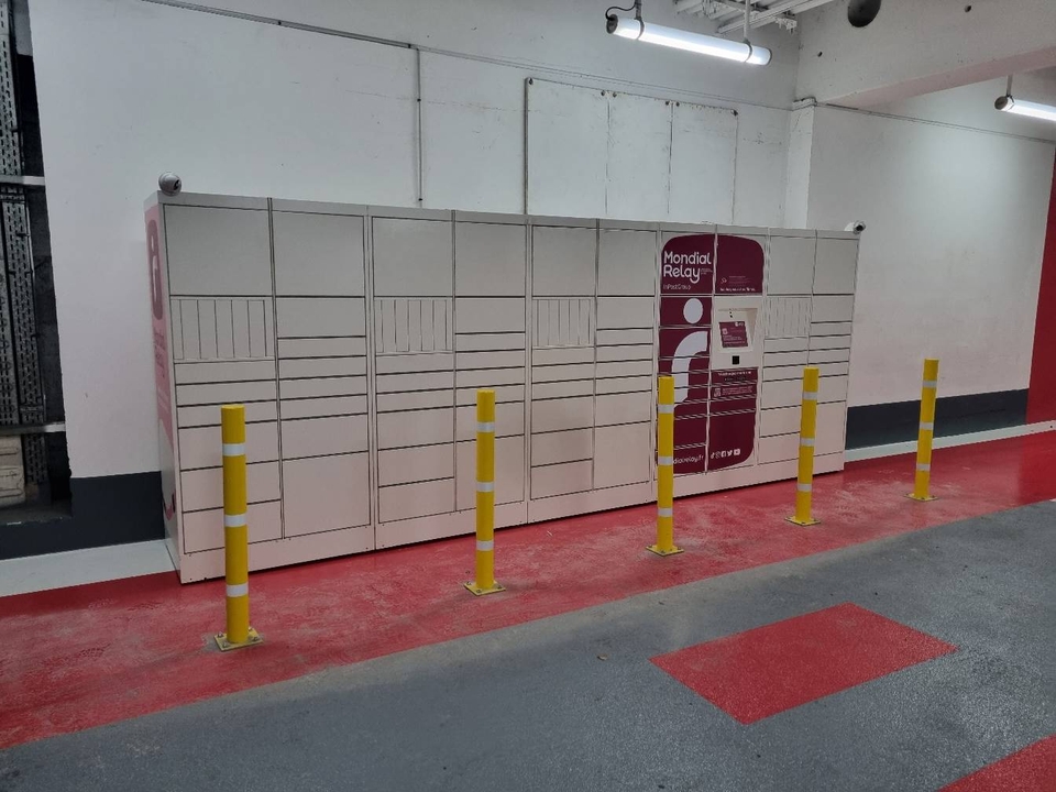 Locker 24/7 Parking Indigo Lille Europe Gare A Lille, 13 335 Boulevard de Leeds, 59777 Lille