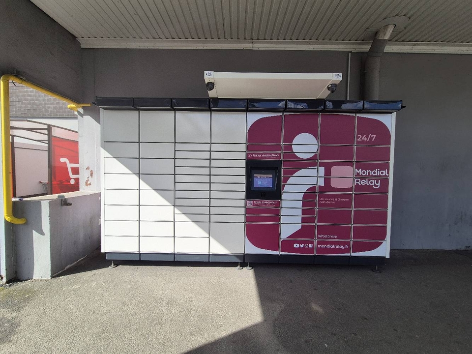 Locker 24/7 Carrefour Market 53600 Évron, 8 8 Avenue des Sports, 53600 Évron