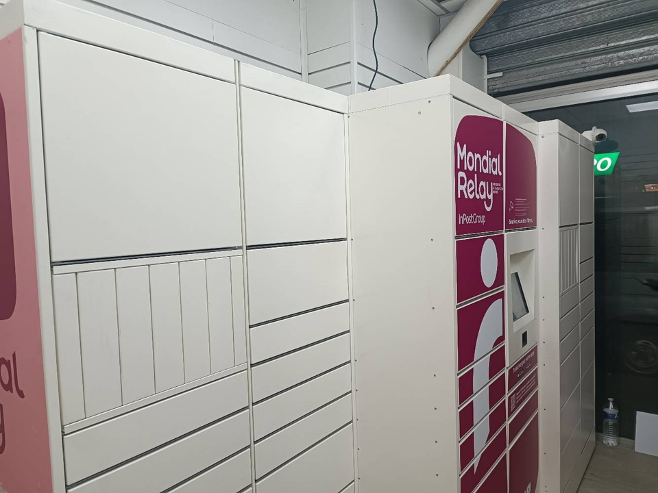 Locker Accès Distribution 75018 Paris, 14 14 Rue des cloys, 75018 Paris