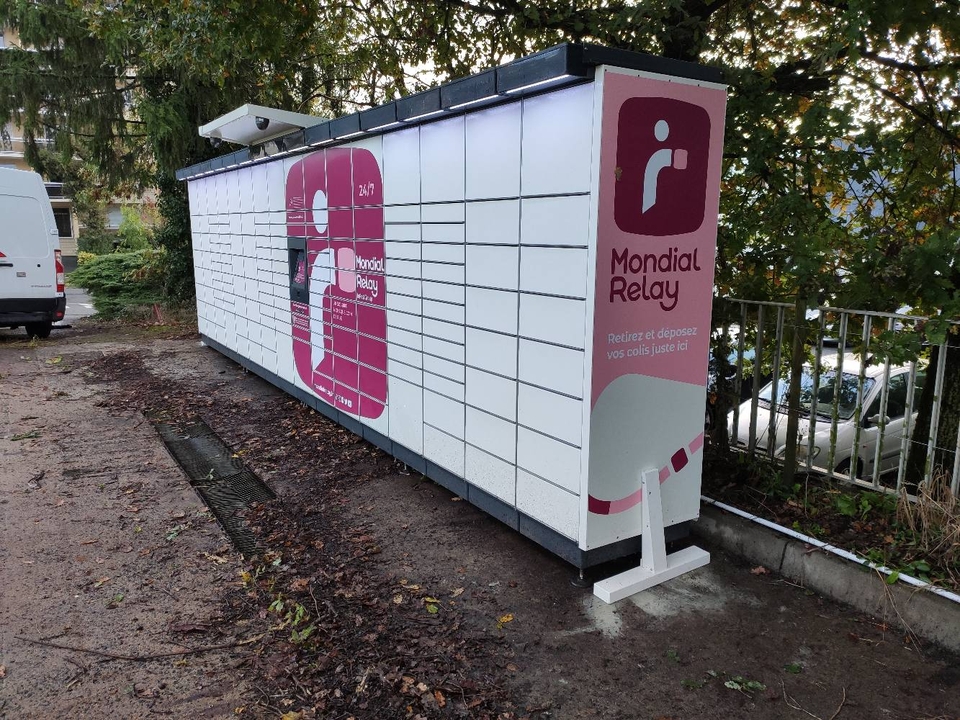 Locker 24/7 Esso Express Cholet, 7 7 Avenue Francis Bouet, 49300 Cholet