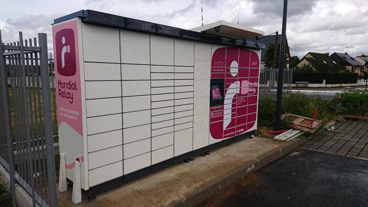 Locker 24/7 Parking Tennis Noyal Sur Vilaine, 39 Rue Francis Monnoyeur, 35530 Noyal-sur-Vilaine