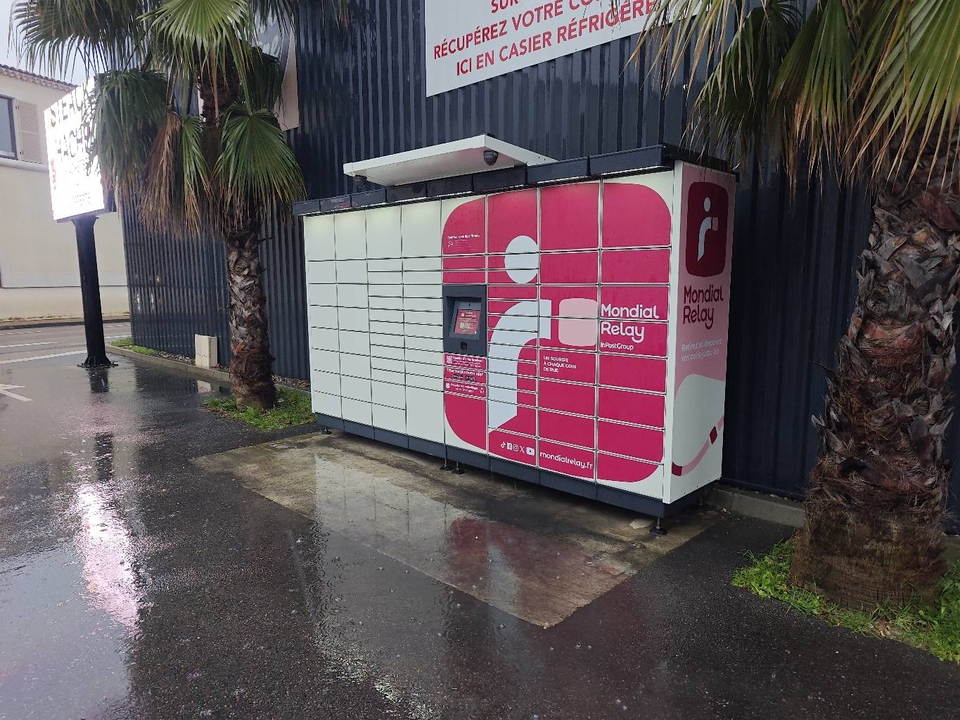 Locker 24/7 Zone commerciale Jean Henri Fabre, 128 132 Avenue Jean Henri Fabre, 84200 Carpentras