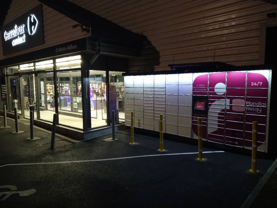 Locker 24/7 Carrefour Contact Fillière, 273 273 Route Impériale, 74370 Fillière