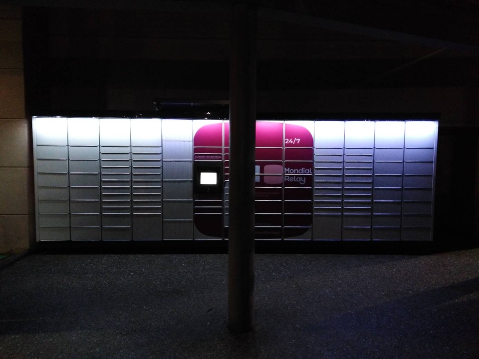 Locker 24/7 Parking Carrefour Villefranche, 111 Rue Adolphe Bach, 12200 Villefranche-de-Rouergue