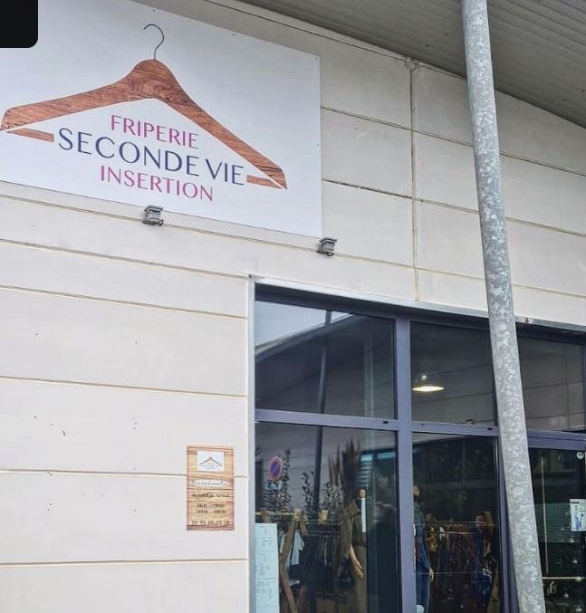 Seconde Vie le Hangar 13310, 12 Rue des Artisans, 13310 Saint-Martin-de-Crau