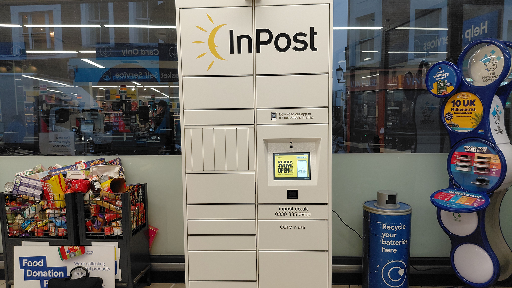 Foto del casillero de InPost: InPost UK00192332