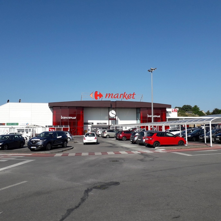 Carrefour Market, 119 Rue du Couedic, 29300 Quimperle