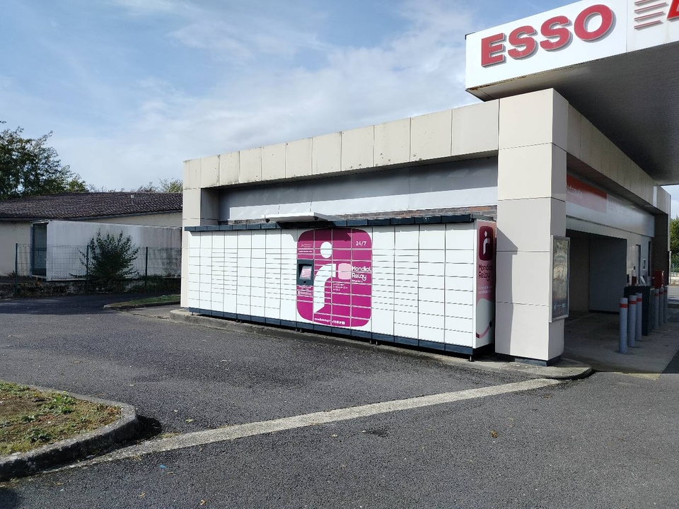 Locker 24/7 Esso Express l'Isle d'Espagnac, 250 225 Avenue de la République, 16340 L'Isle-d'Espagnac