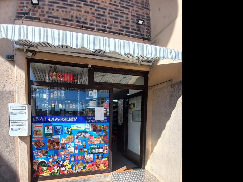 Sts Market, 1 Rue de la Faïencerie, 77130 Montereau-Fault-Yonne