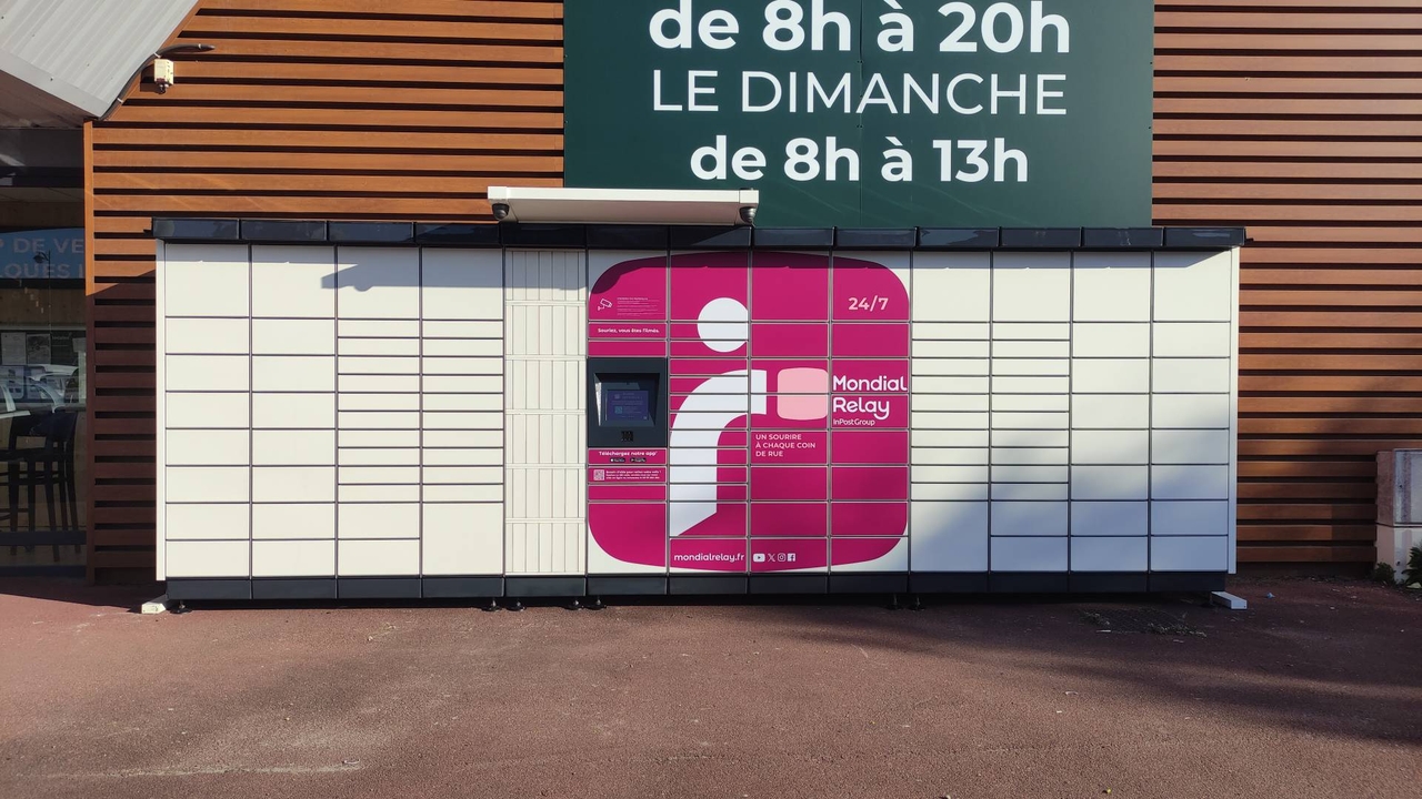 Locker 24/7 Carrefour Contact Place de Gaulle 62215 Oye-Plage, 130 128 Avenue Paul Machy, 62215 Oye-Plage