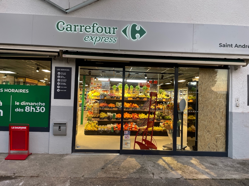 Carrefour Express, 6 Rue Lavoisier, 38490 Saint-André-le-Gaz