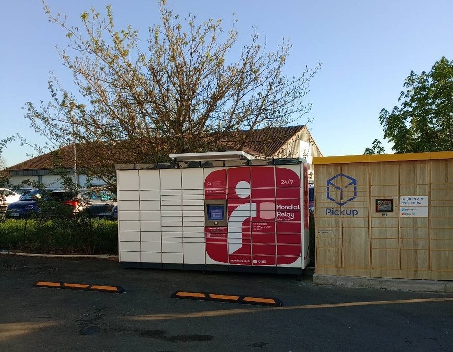 Locker 24/7 Sation Total Neuville de Poitou, 43 43 Rue Alphonse Plault, 86170 Neuville-de-Poitou