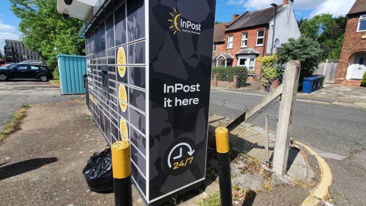 InPost's photo of the locker: InPost UKLON00363