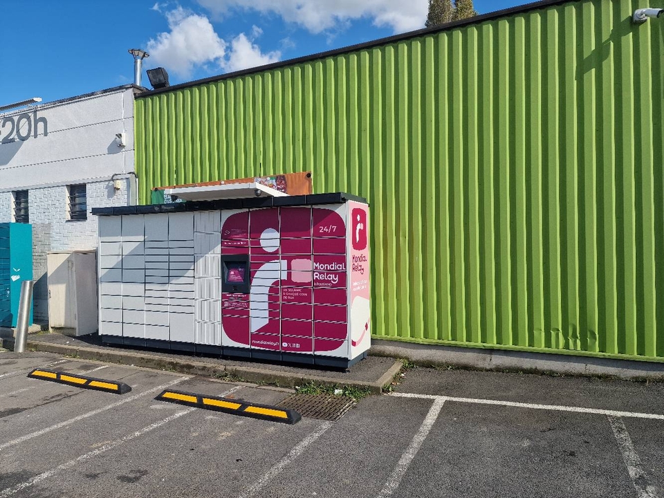 Locker 24/7 Carrefour Contact Saint-Venant, 645 Rue de Busnes, 62350 Saint-Venant
