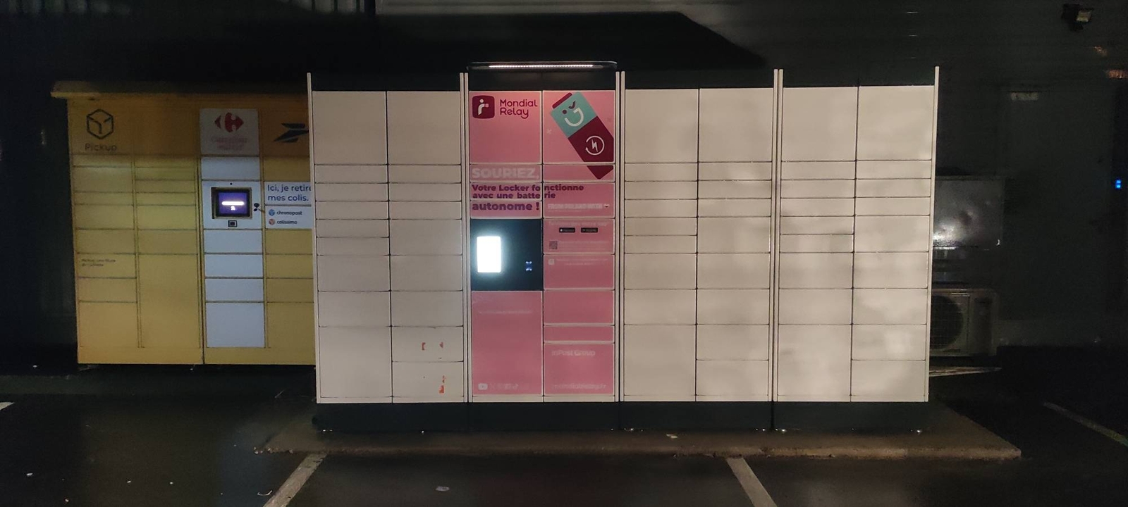 Locker 24/7 Carrefour Market, 2 2 Impasse du Champ Mulard, 50140 Mortain-Bocage