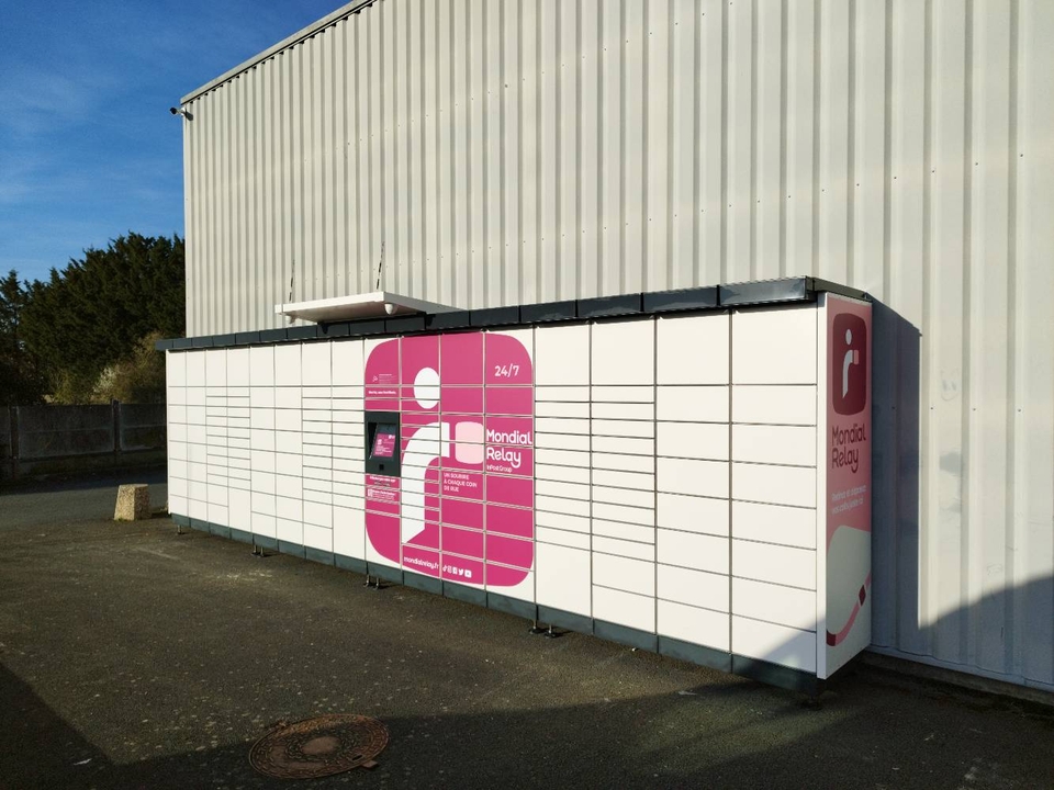 Locker 24/7 Carrefour Avrille, 30 Avenue Pierre Mendès France, 49240 Avrillé