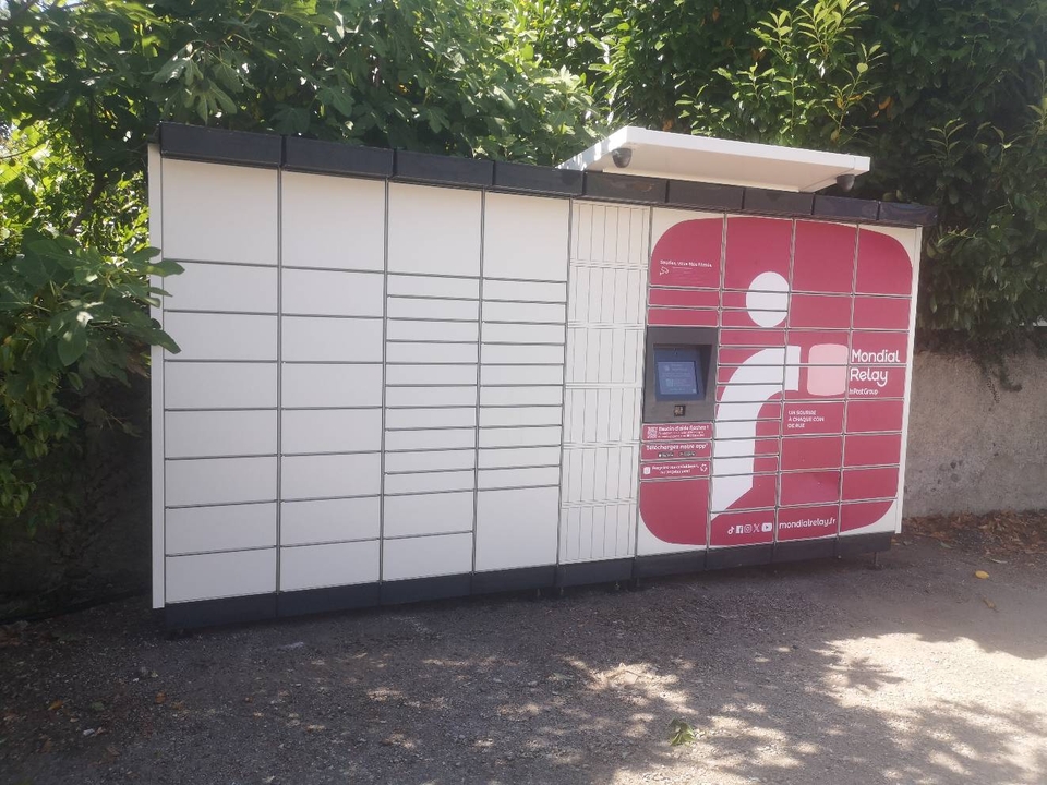 Locker 24/7 Catena Mr Bricolage 09200 St Girons, 26 26 Boulevard Frédéric Arnaud parking Catena, 09200 Saint-Girons
