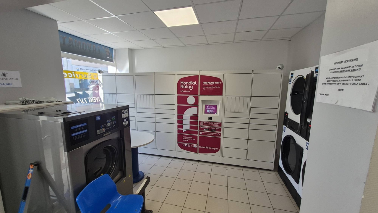 Locker Lavomatic, 12 12 Place du Marché, 44160 Pontchâteau