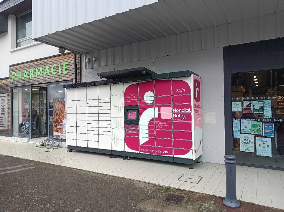 Locker 24/7 Carrefour Express 35310 Chavagne, 13 13 Place de l'Église, 35310 Chavagne