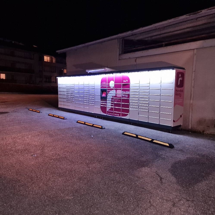 Locker 24/7 Parking Garage Services Sallanches, 160 160 Rue de l'Hôpital, 74700 Sallanches