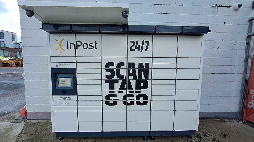 Foto del casillero de InPost: InPost UK00176098