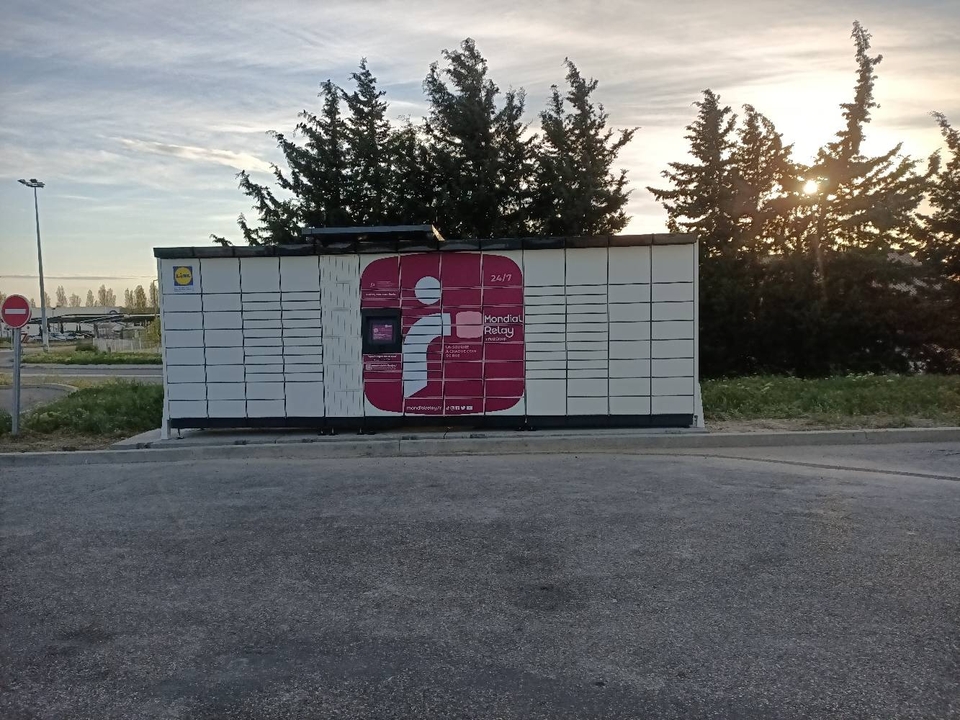 Locker 24/7 Lidl Morières 8427, 50 Route de Morières, 84270 Vedène