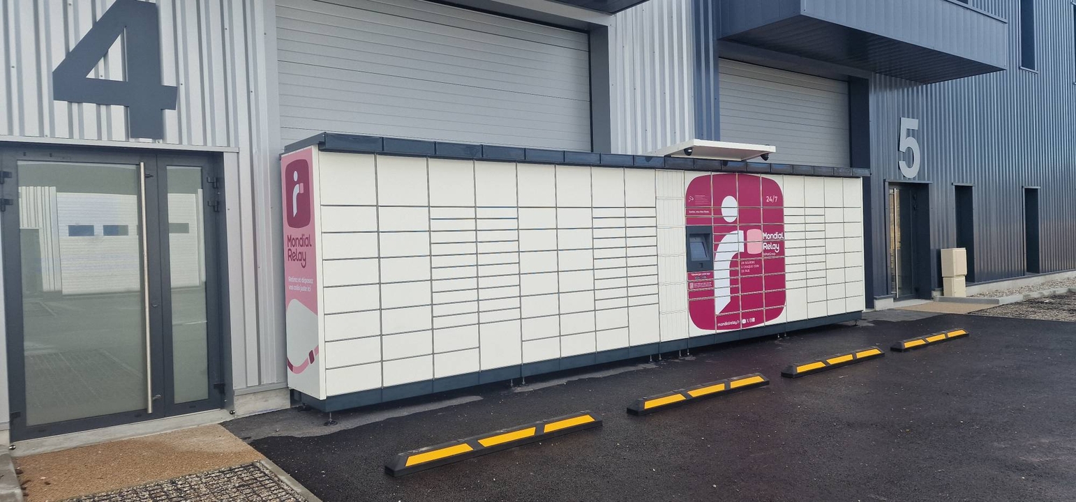 Locker Masterbox 38300 Bourgoin Jailleu, 7 15 Rue Georges Charpak, 38300 Bourgoin-Jallieu