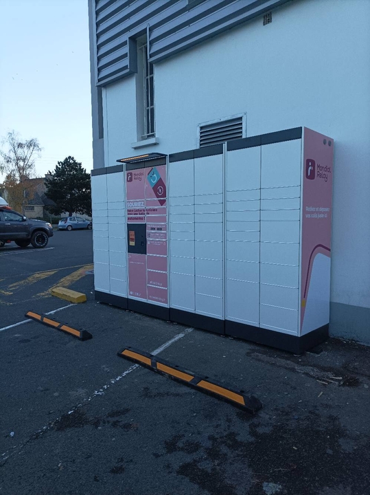 Locker 24/7 Lidl, 2 4 Rue Chaptal, 22000 Saint-Brieuc