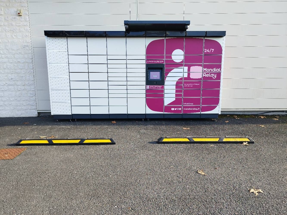 Locker 24/7 Sport 2000 Barbez, 54 bis Rue de la République, 16300 Barbezieux-Saint-Hilaire