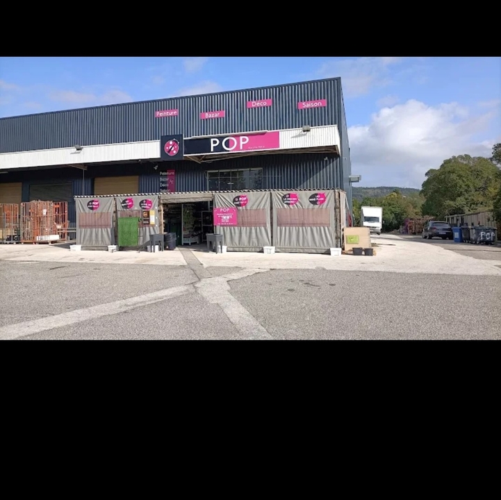 Pop Bazar, 1036 Rue du Vieux Chemin de Toulon, 83400 Hyères