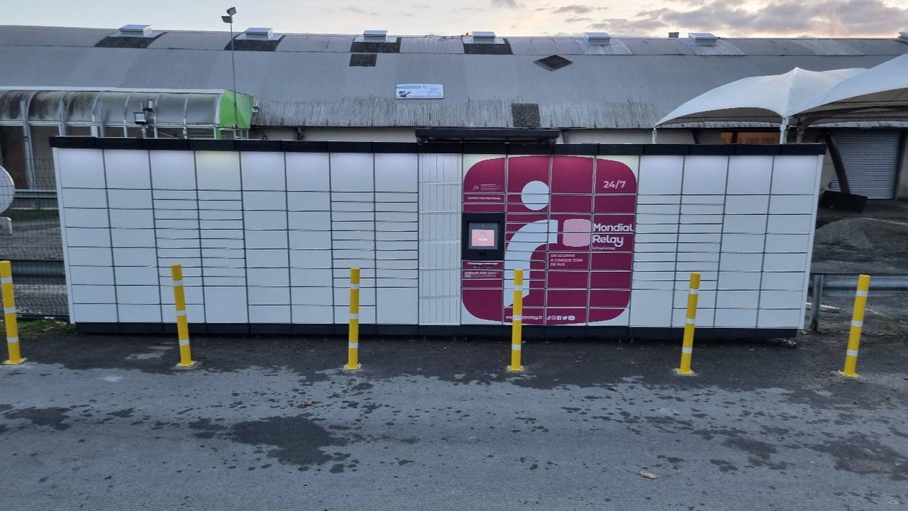 Locker 24/7 Locakase la Roche, 2 2 Rue René Coty, 85000 La Roche-sur-Yon