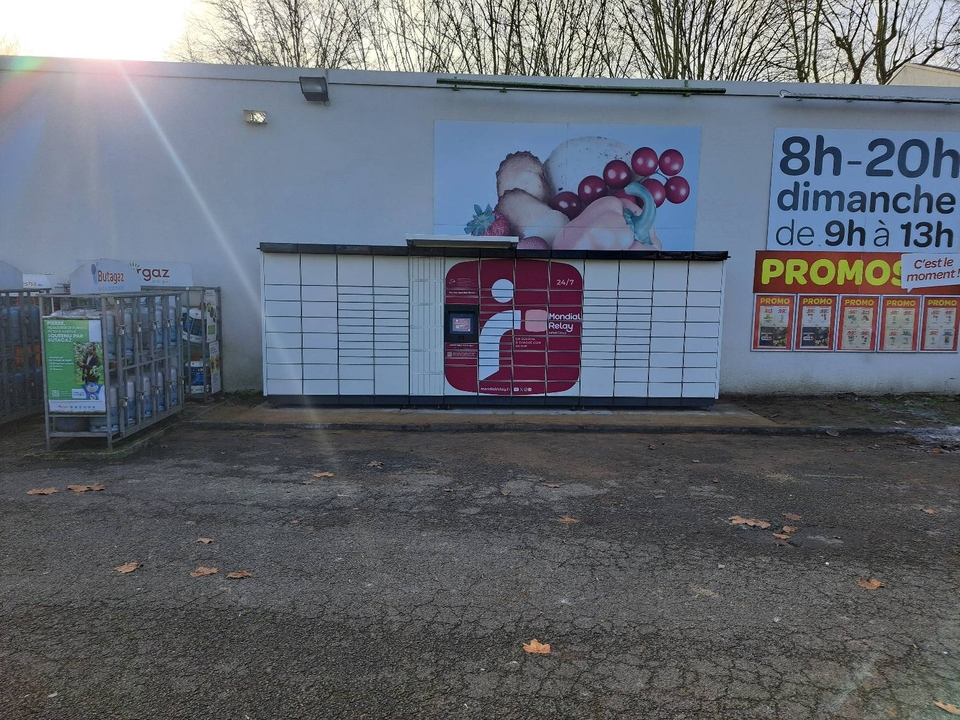 Locker 24/7 Carrefour Contact 78830 Bonnelles, 47 47 Rue de la Division Leclerc, 78830 Bonnelles