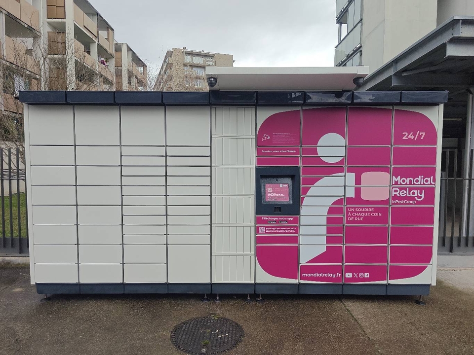 Locker 24/7 Res de la Biscuiterie 38400 St Martin d'Heres, 27 27 Rue de la Biscuiterie, 38400 Saint-Martin-d'Hères