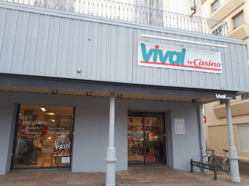 Vival Casino Tonneins, 12 Place Jean Jaurès, 47400 Tonneins