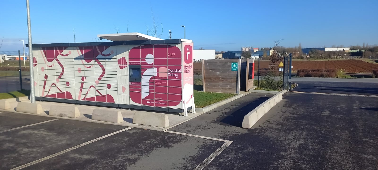 Locker Mondial Relay Caen, 31 Boulevard des Nations, 14540 Castine en Plaine