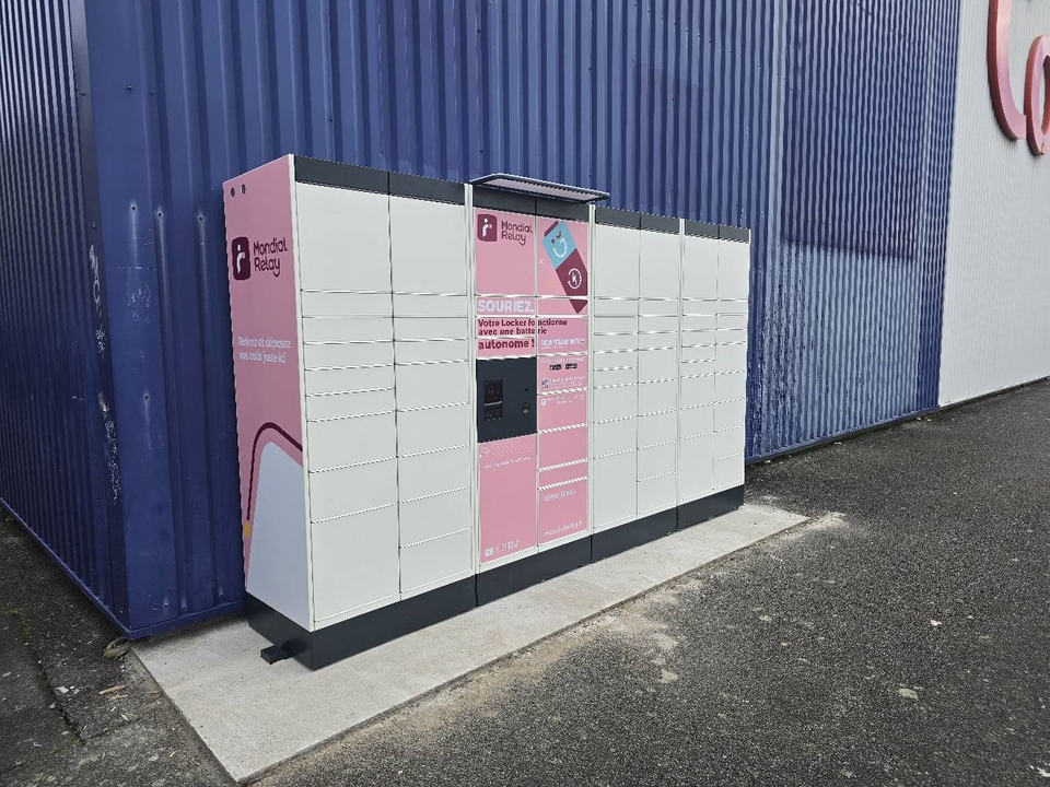 Locker 24/7 Conforama, 250 313 Route de Vannes, 44800 Saint-Herblain