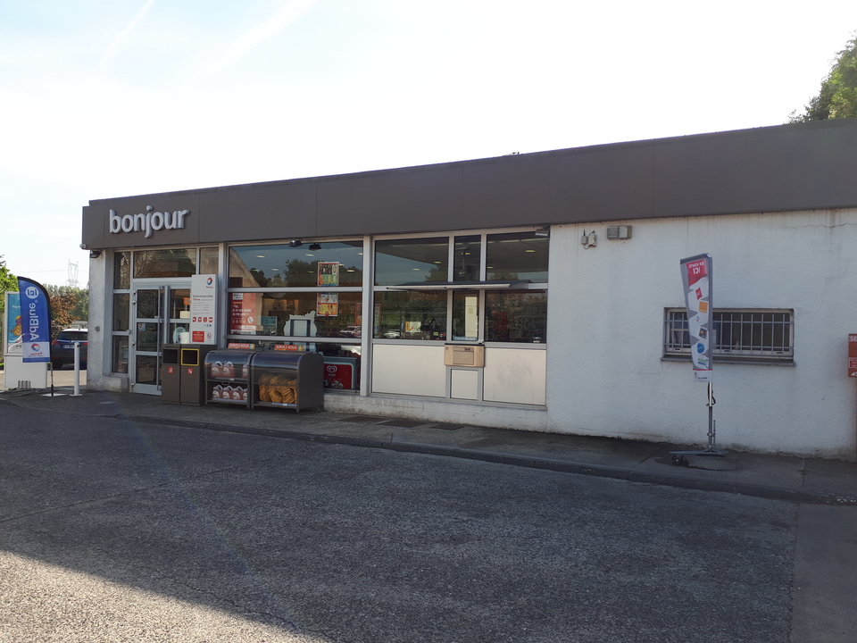 Total Access, 48 Rue Etienne d'Orves, 59146 Pecquencourt