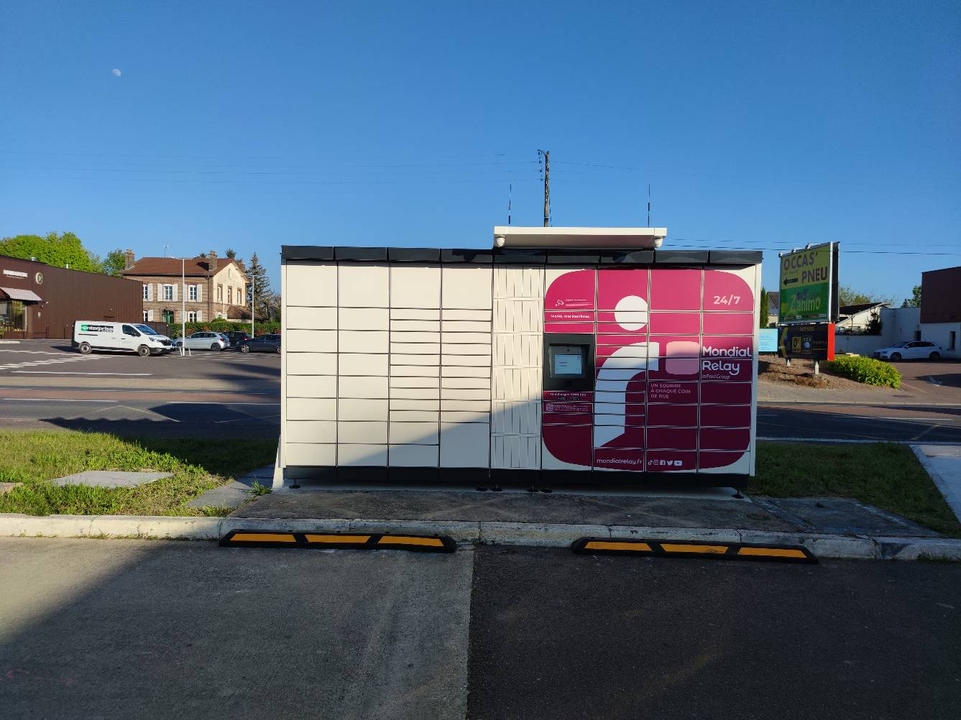 Locker 24/7 Station Avia 10120 Saint-André-Les-Vergers, 114 114 Route d'Auxerre, 10120 Saint-André-les-Vergers