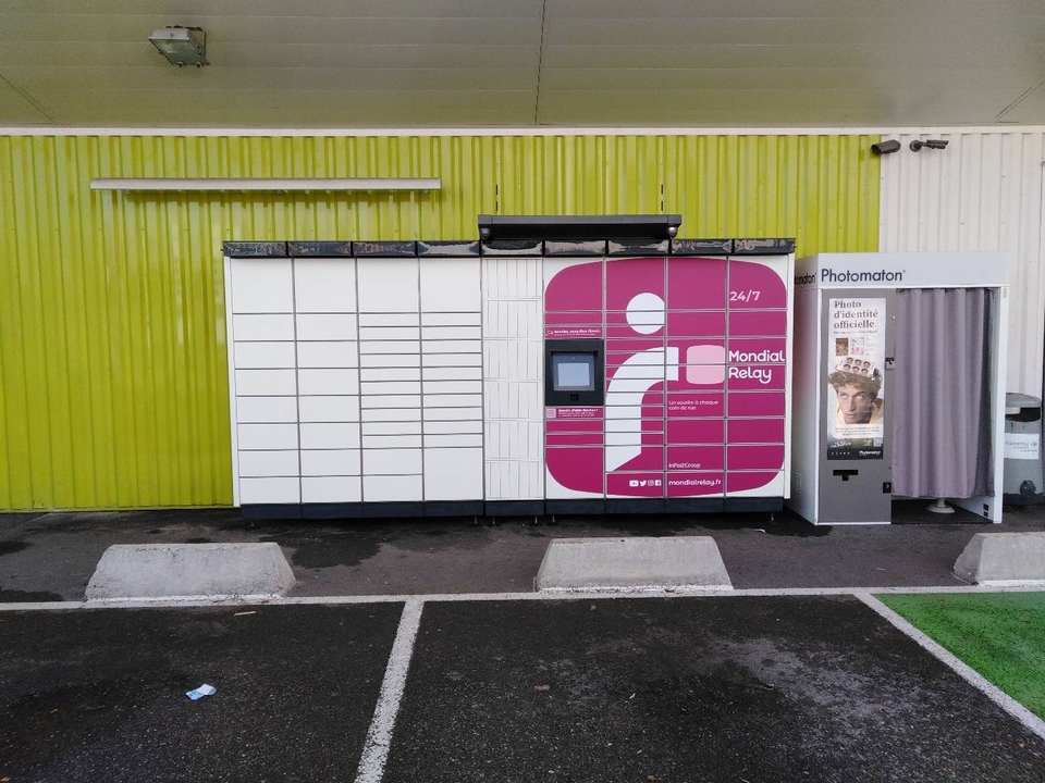 Locker 24/7 Carrefour Lalbenqu, lieu dit Du Château D'Eau, 46230 Lalbenque