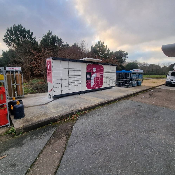 Locker 24/7 Supermarche Casino Messanges, 2447 2447 Route des Lacs, 40660 Messanges