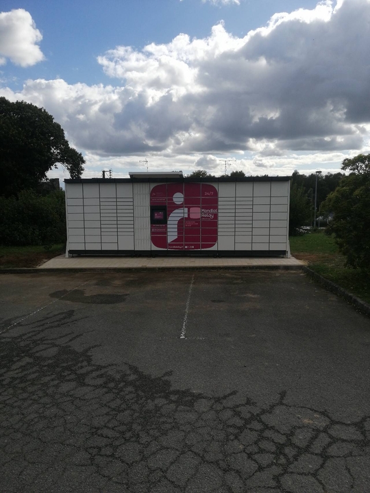 Locker 24/7 Intermarché 22150 Plouguenast-Langast, 5 7 Rue des Lilas, 22150 Plouguenast-Langast