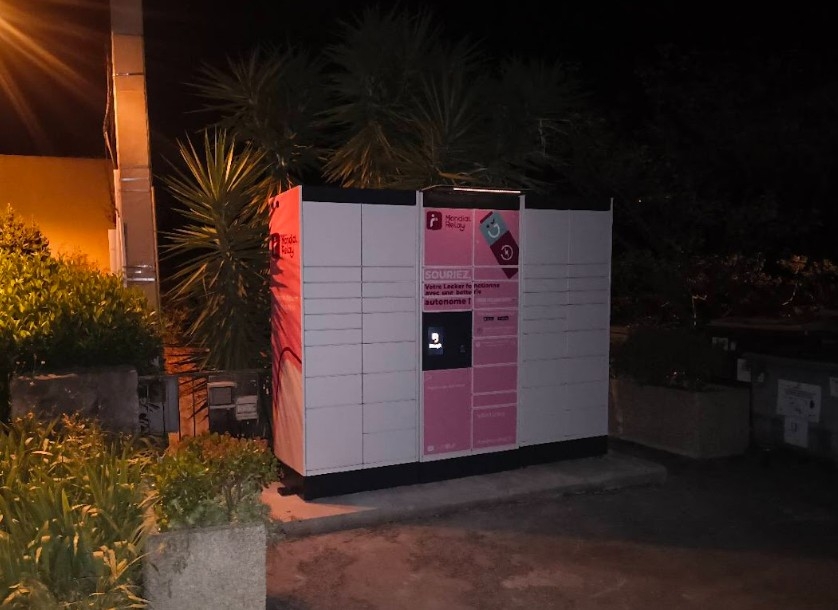 Locker 24/7 Mairie, 102 102 Place Saint-Jean, 06500 Sainte-Agnès