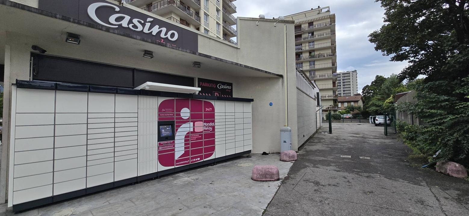 Locker 24/7 Casino Shop Eaux Claires 38100 Grenoble, 47 47 Rue des Eaux Claires, 38100 Grenoble