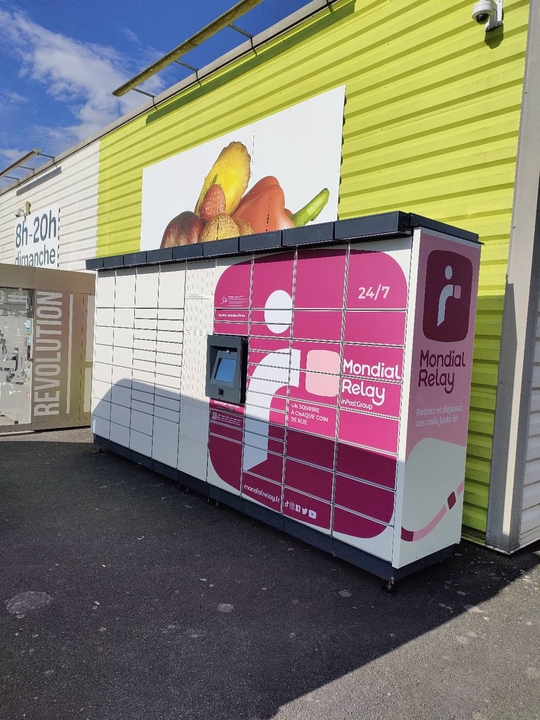 Locker 24/7 Carrefour Contact 53160 Bais, 1 1 Route de Vilaine la Juhel, 53160 Bais