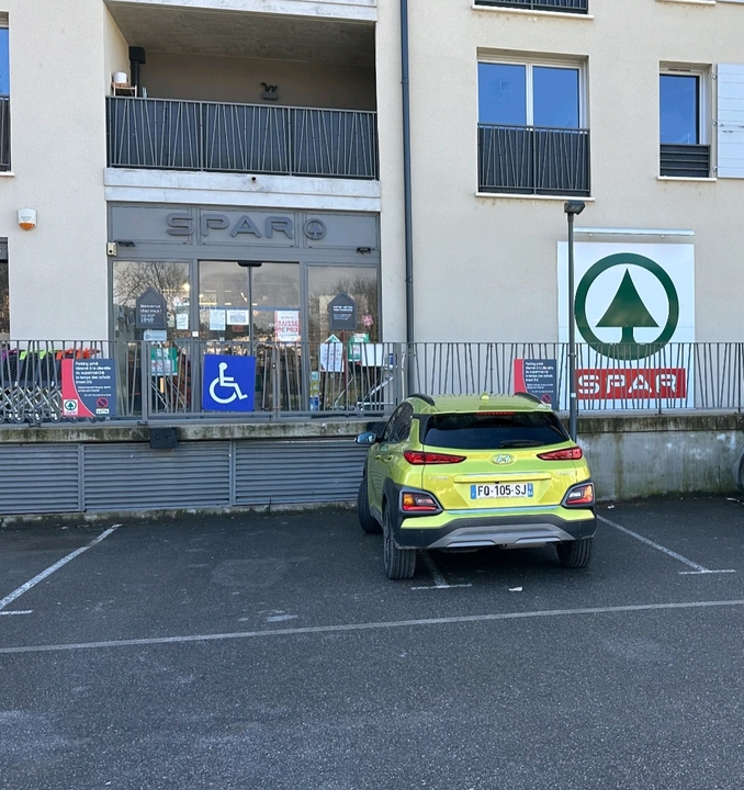 Spar, 225 Route Ceux, 84160 Cadenet