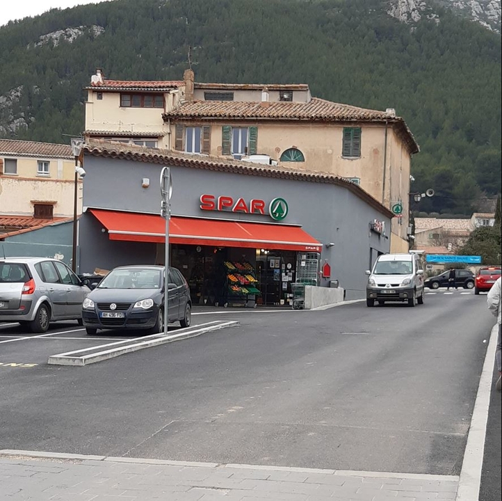 Spar, 1 Place Stanislas Fabre, 13780 Cuges-les-Pins