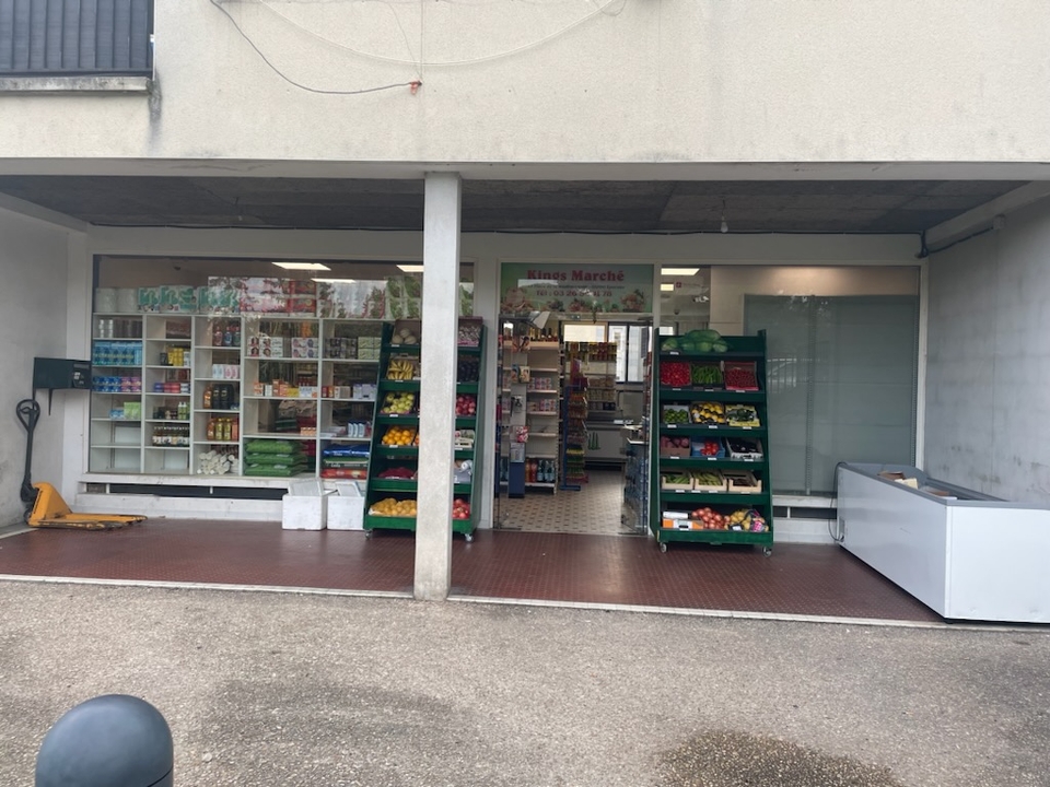 Kings Marche, 13 Place de la Méditerranée, 51200 Épernay